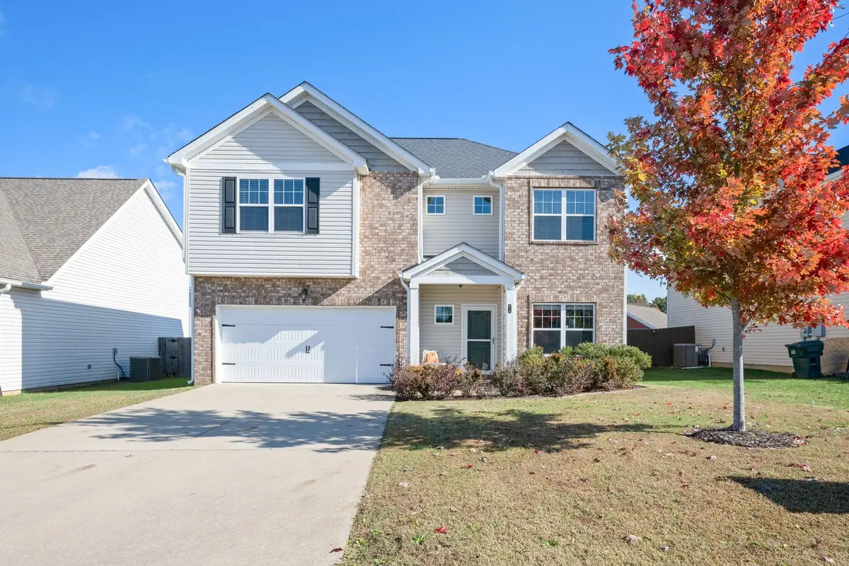 614 Whirlaway Dr, Burns, TN 37029 - Image #1