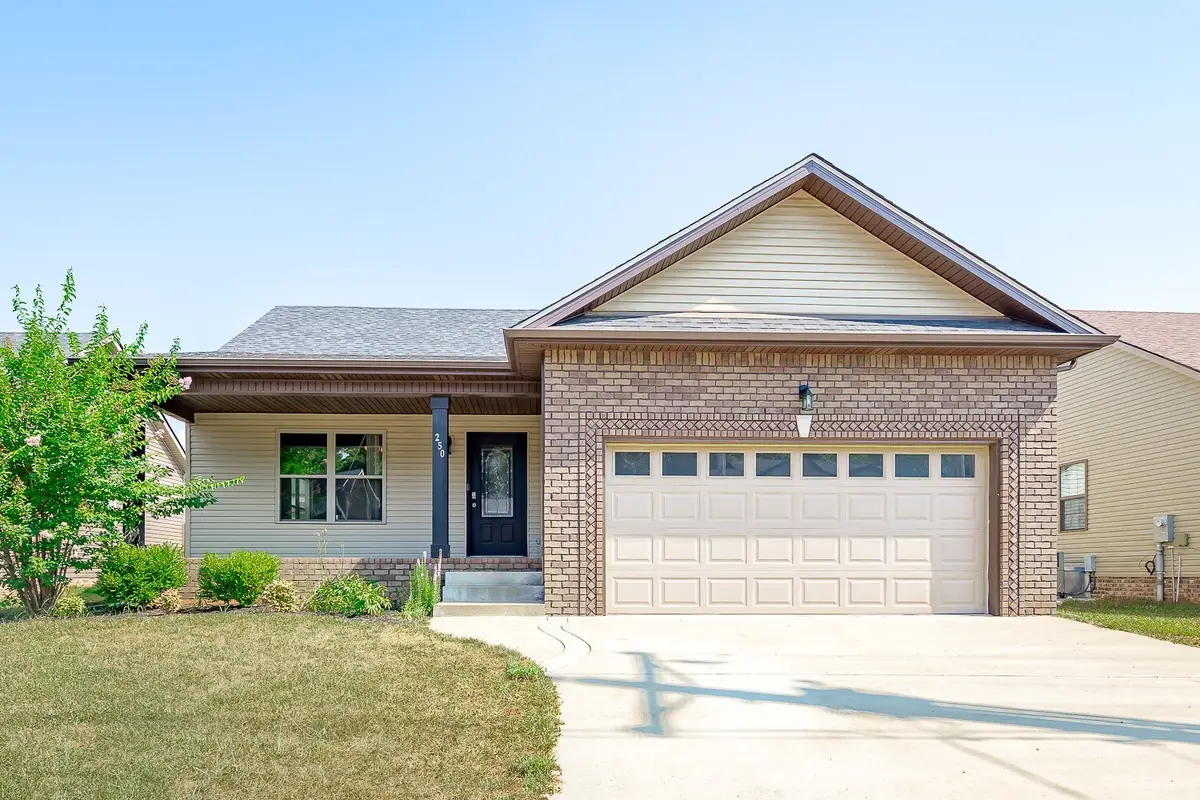 250 Azalea Dr, Oak Grove, KY 42262 - Image #1