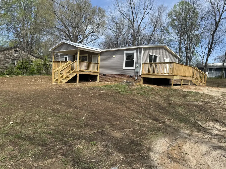 1101 Mcdonald St, Fayetteville, TN 37334 - Image #2