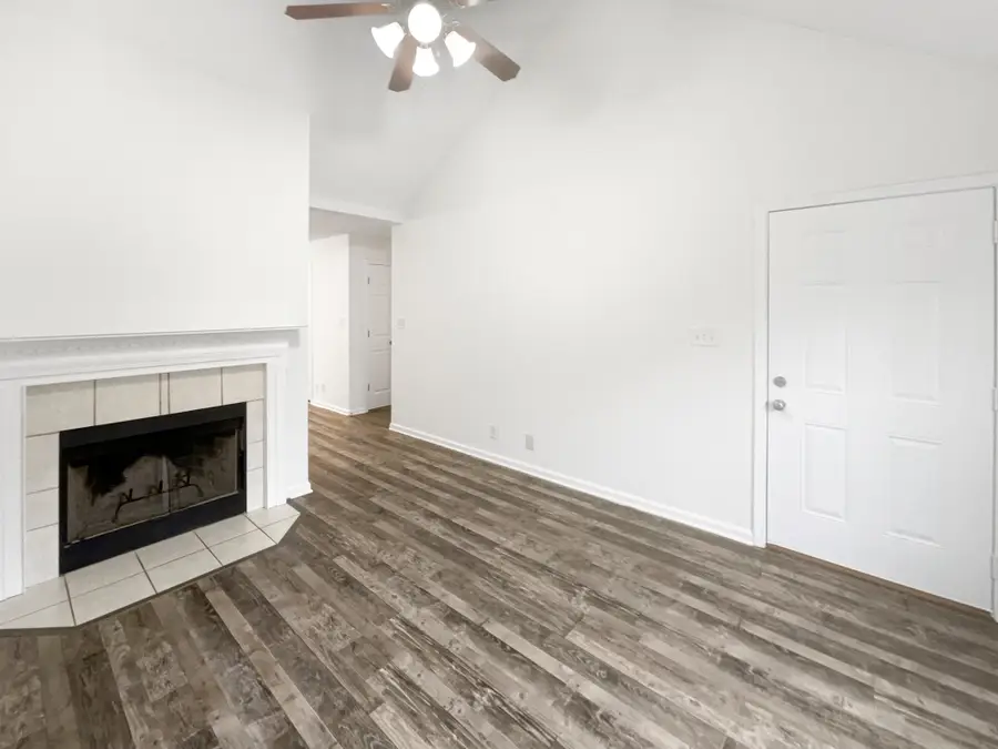 3811 Mcallister Dr, Clarksville, TN 37042 - Image #2