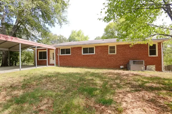 162 Factory St, Camden, TN 38320