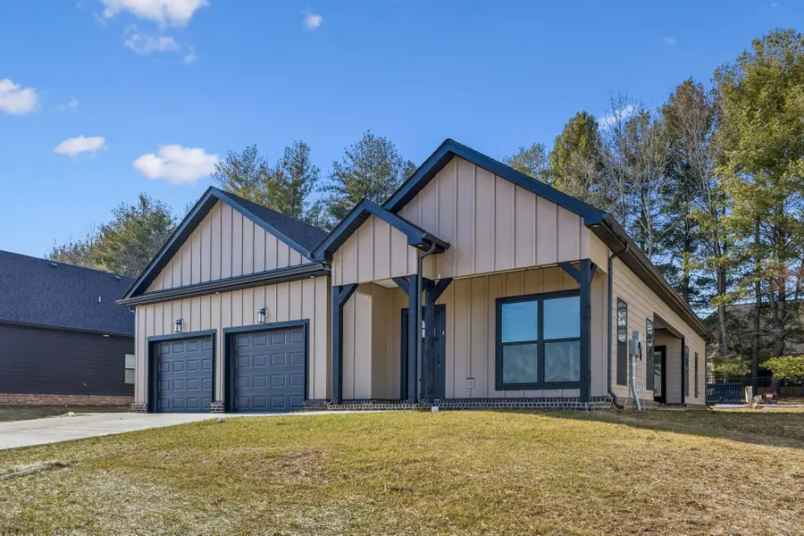 295 Estates Dr, Smithville, TN 37166 - #3