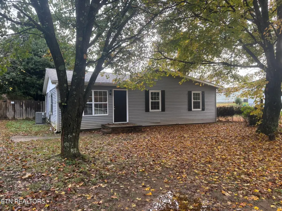 5202 Murphy Rd, Knoxville, TN 37918 - Image #2