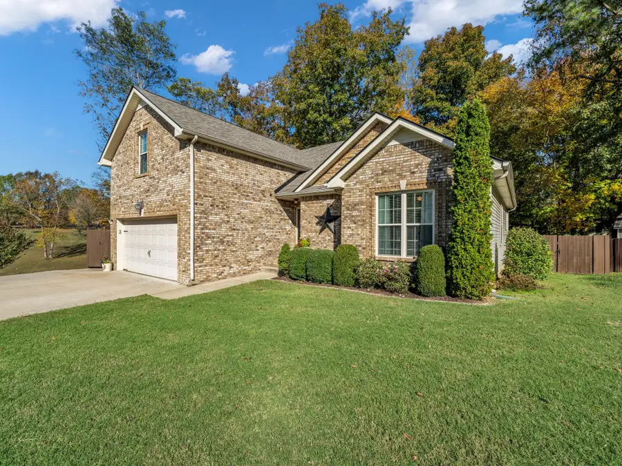 1301 Vantage Ct, Clarksville, TN 37040 - Image #2