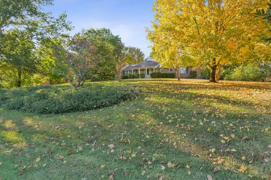 240 Harbor Dr, Hendersonville, TN 37075 - Image #2