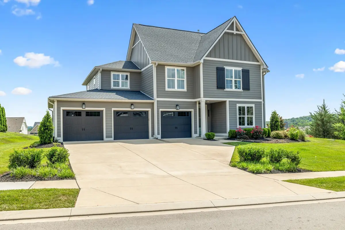 7204 Ludlow Dr, College Grove, TN 37046 - Image #1