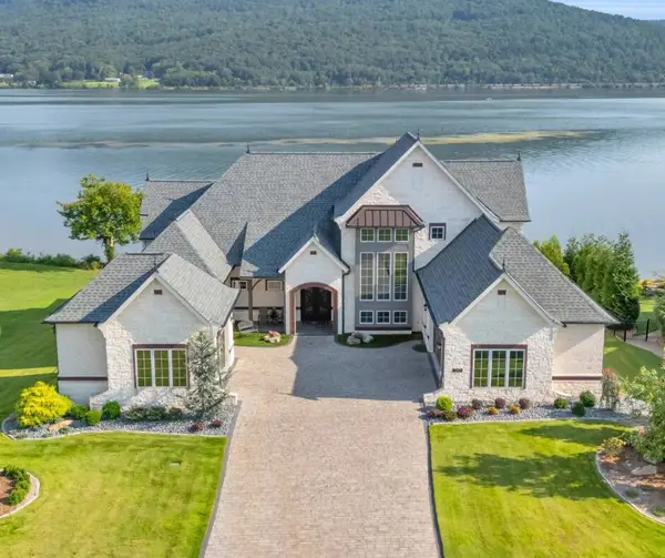 290 Edgewater Way, Jasper, TN 37347