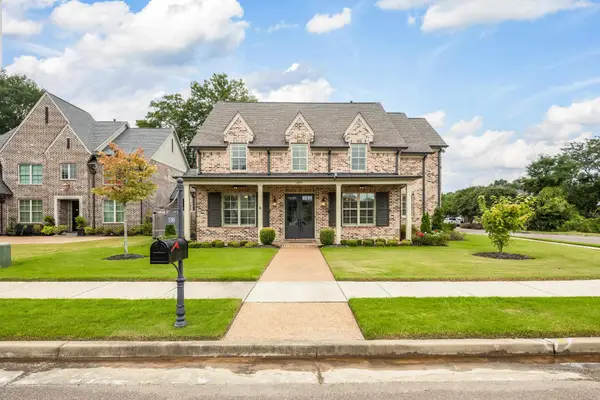 1385 Belfair Dr, Collierville, TN 38017