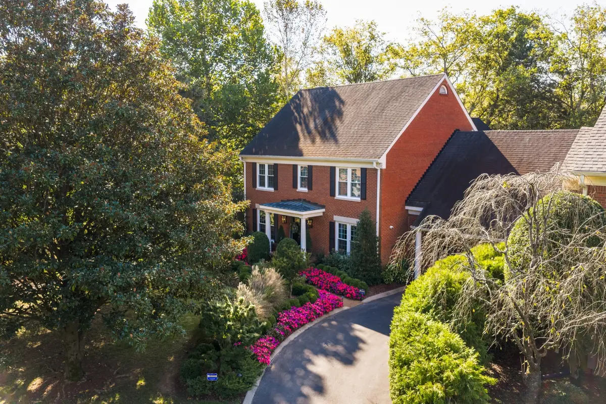 6326 Chickering Woods Dr, Nashville, TN 37215 - Image #1