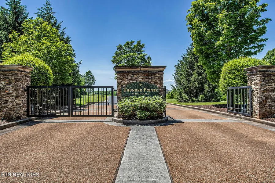 220 Thunder Rd, Vonore, TN 37885 - #2