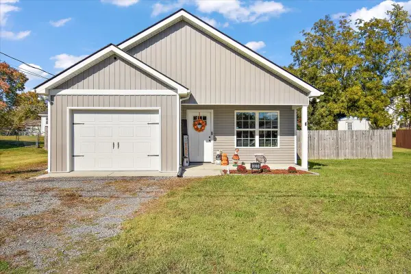 323 Rolling Rd, Shelbyville, TN 37160
