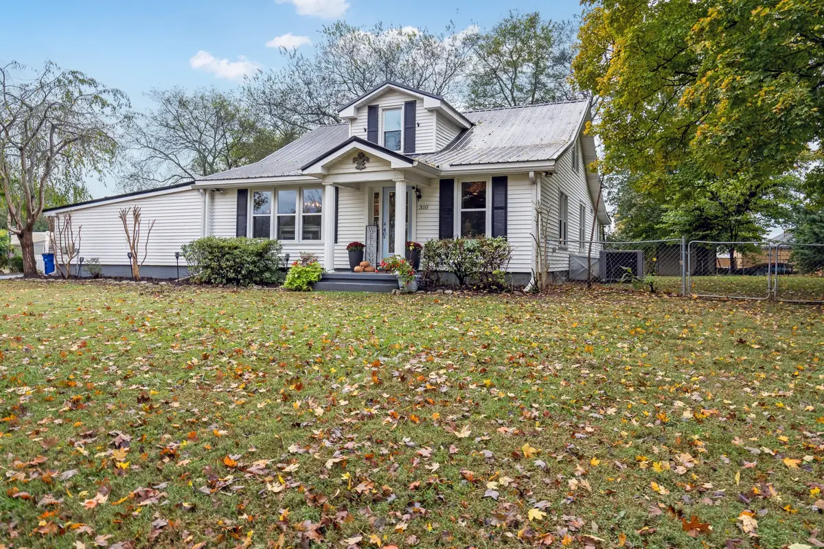 310 Crest Dr, Shelbyville, TN 37160 - Image #1