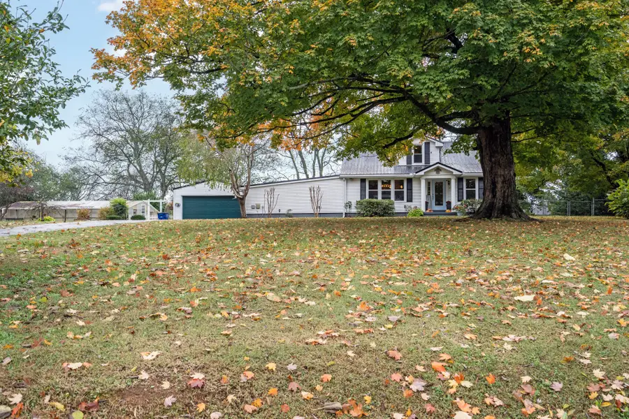 310 Crest Dr, Shelbyville, TN 37160 - Image #2