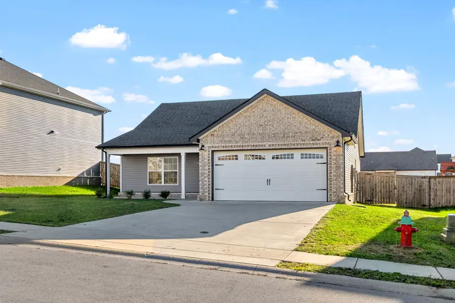 1936 Sydney Louise Dr, Clarksville, TN 37042 - Image #2