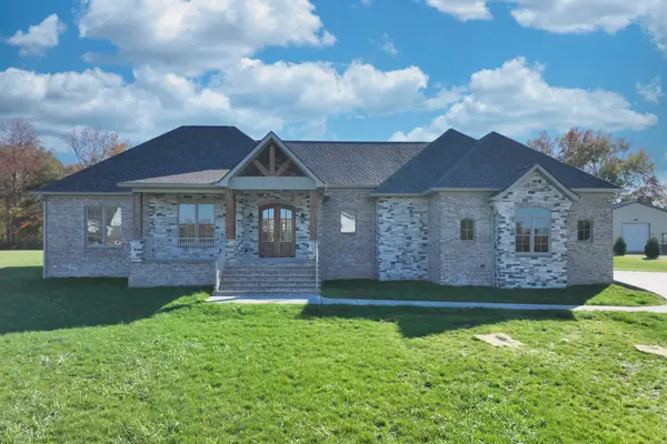 106 Chandelle Dr, Tullahoma, TN 37388