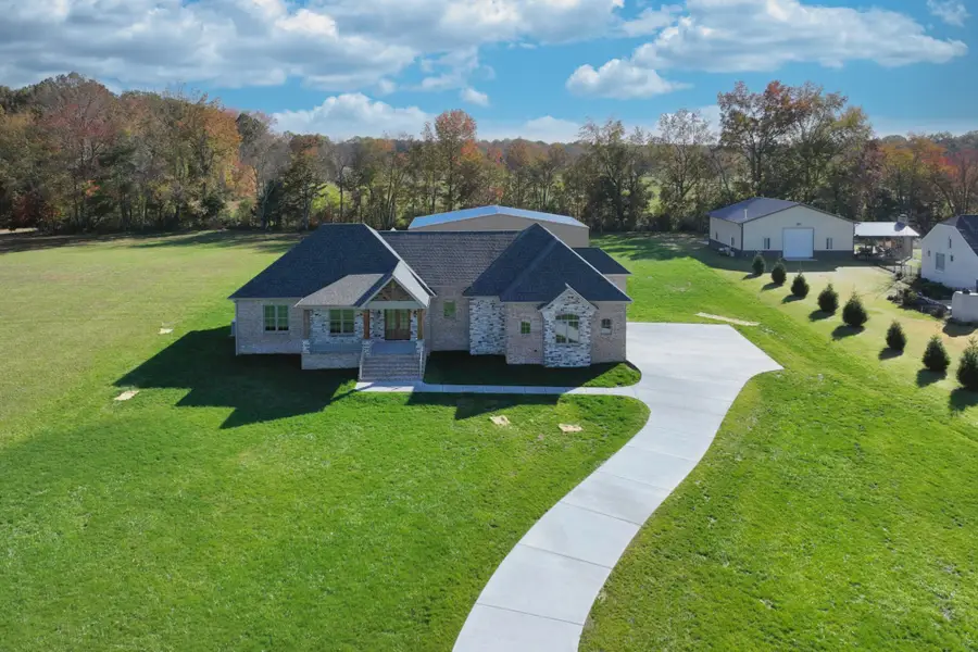 106 Chandelle Dr, Tullahoma, TN 37388 - Image #2