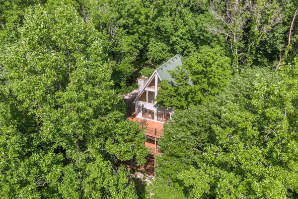 813 Cherokee Dr, Smithville, TN 37166