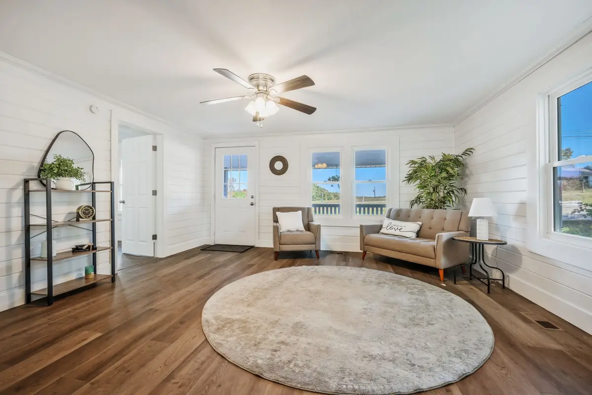 1865 Clydeton Rd, Waverly, TN 37185 - Image #1