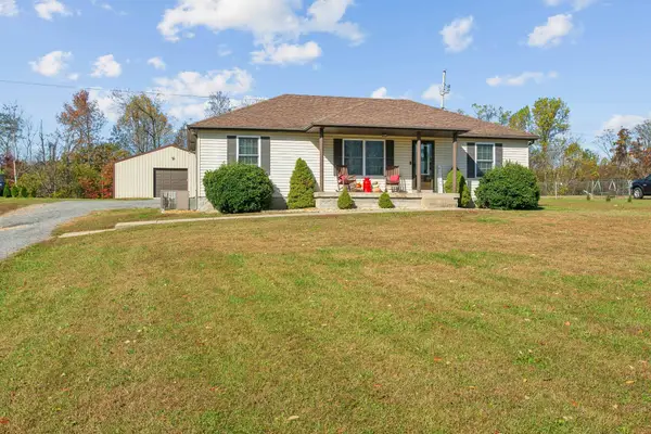 532 Douglas Ln, Lafayette, TN 37083
