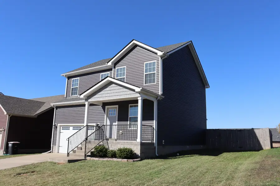 1093 Charles Thomas Dr, Clarksville, TN 37042 - Image #2