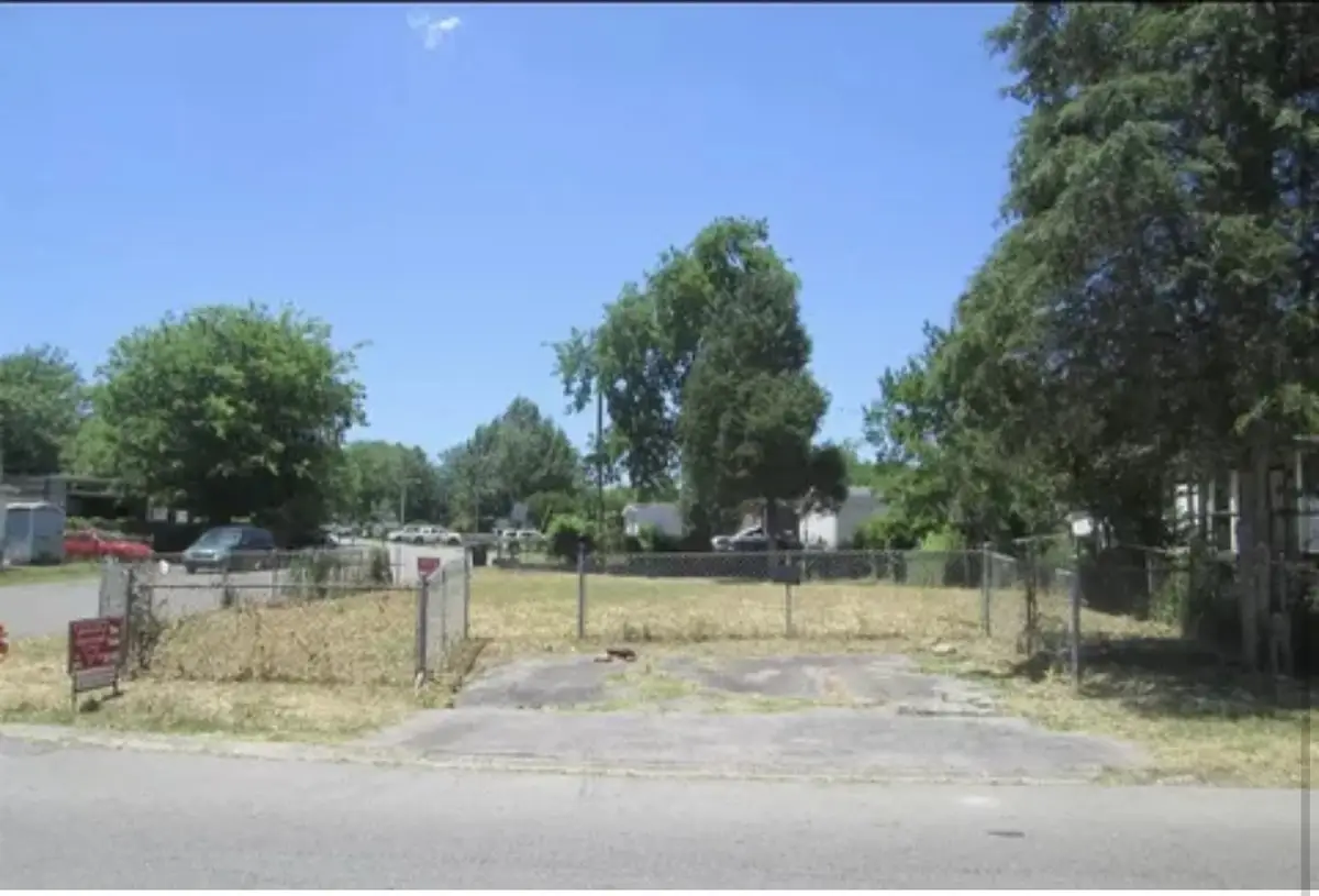 1233 Bubbling Well Rd, Madison, TN 37115 - Image #1