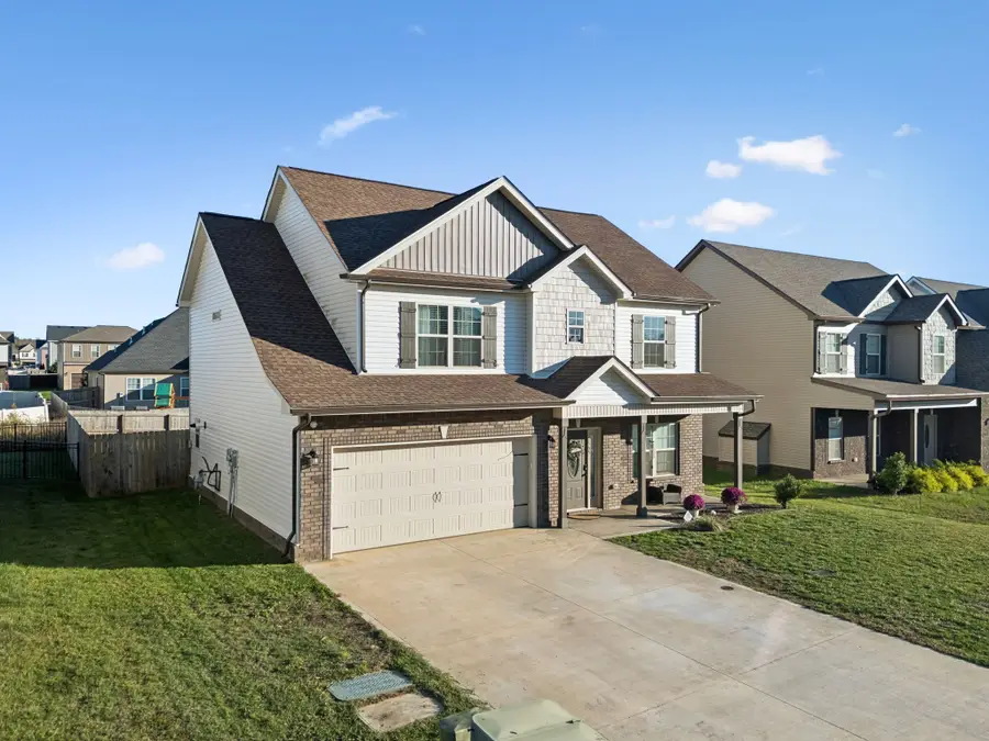 1565 Kestrel Dr, Clarksville, TN 37040 - Image #2