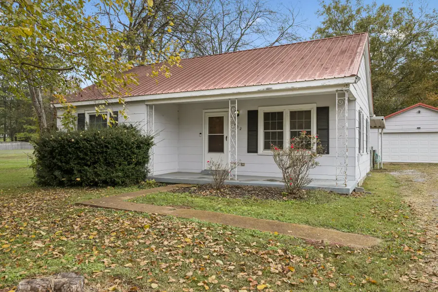 702 Royal Oaks Dr, Columbia, TN 38401 - Image #3