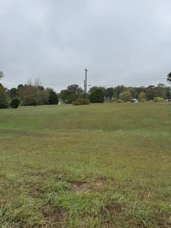 111 Crestview Ln, Cadiz, KY 42211