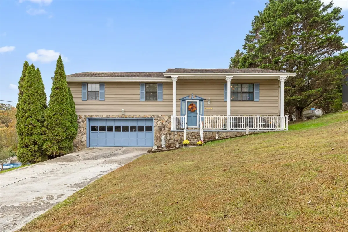 37 Robert E Lee Drive, Ringgold, GA 30736 - Image #1