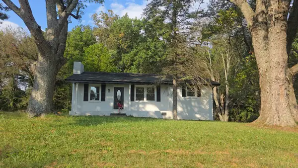 223 Raymond Hodges Rd, Cottontown, TN 37048