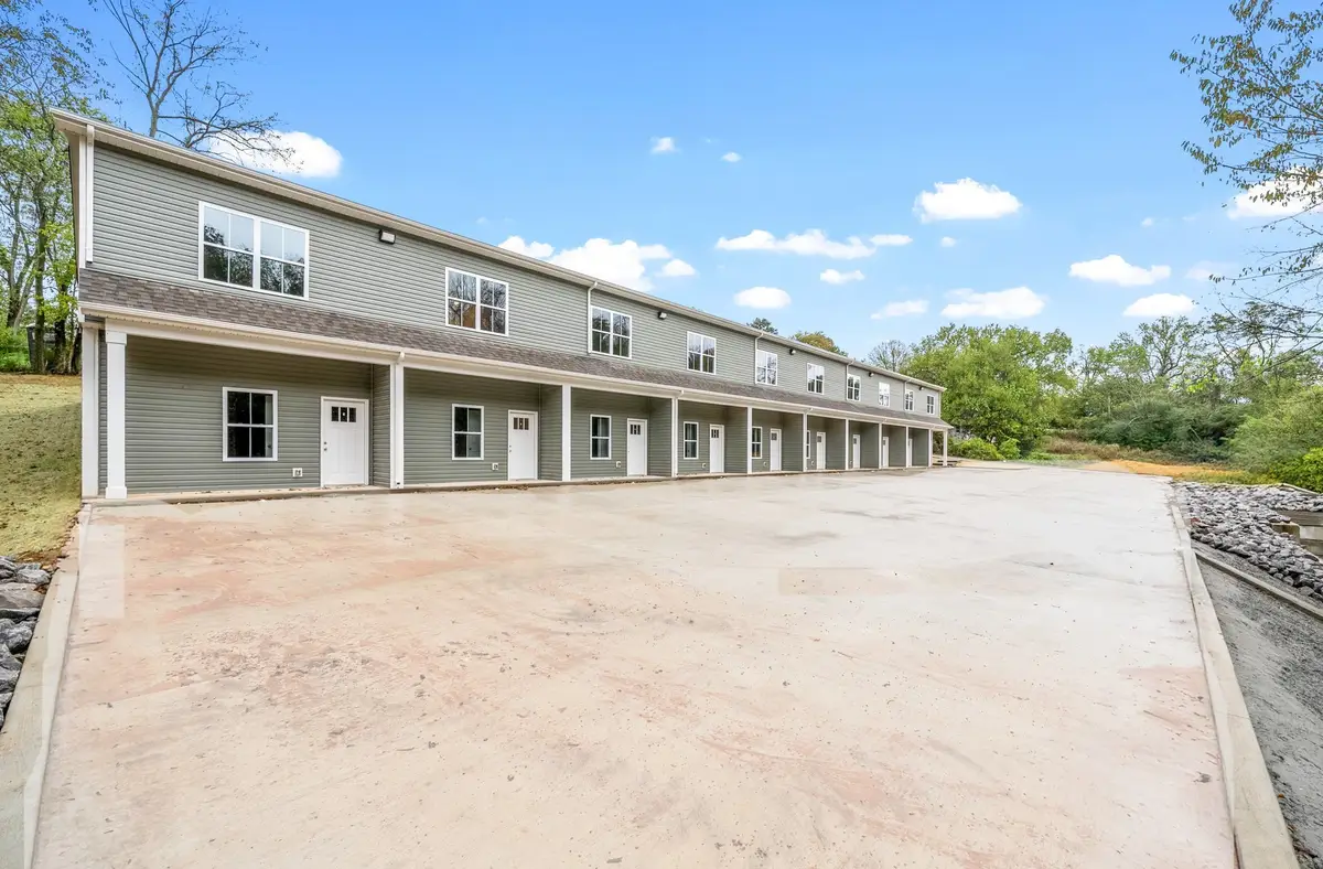 329 Cedar Ct, Clarksville, TN 37042 - Image #1