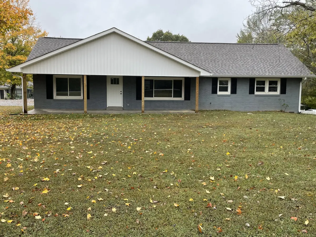 135 Locust Dr, Erin, TN 37061 - Image #1