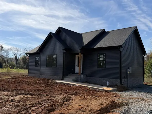 1237 S Russell St, Portland, TN 37148