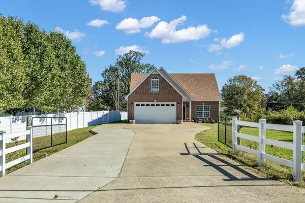 13535 Versailles Rd, Rockvale, TN 37153