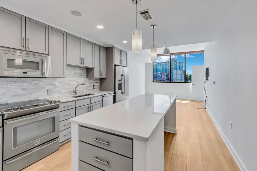 1212 Laurel St #206, Nashville, TN 37203 - Image #3