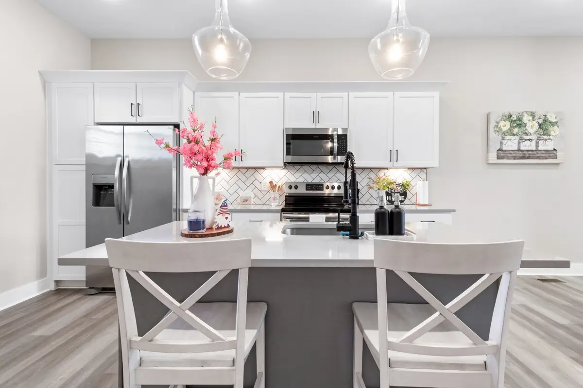 207 Charleston Ave, Pleasant View, TN 37146 - Image #1