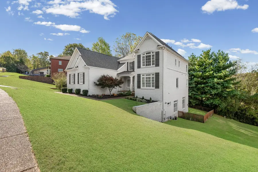 6040 Woodland Hills Dr, Nashville, TN 37211 - Image #3