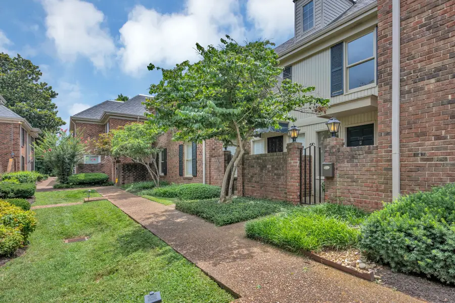 338 Elmington Ave, Nashville, TN 37205 - Image #2