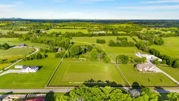 1 Smiley Rd, Chapel Hill, TN 37034