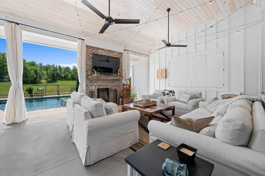 1912 Joppa Rd, Walling, TN 38587 - Image #2