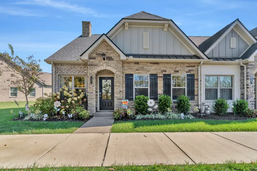 334 Buckner Cir, Mount Juliet, TN 37122 - Image #2