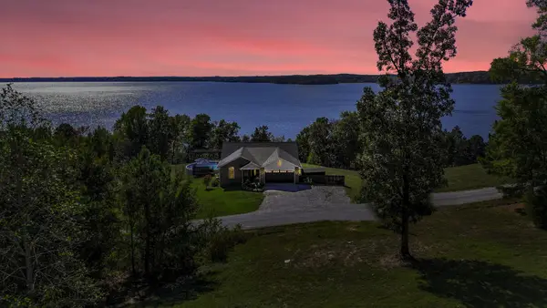 185 Sunset Pass, Big Sandy, TN 38221