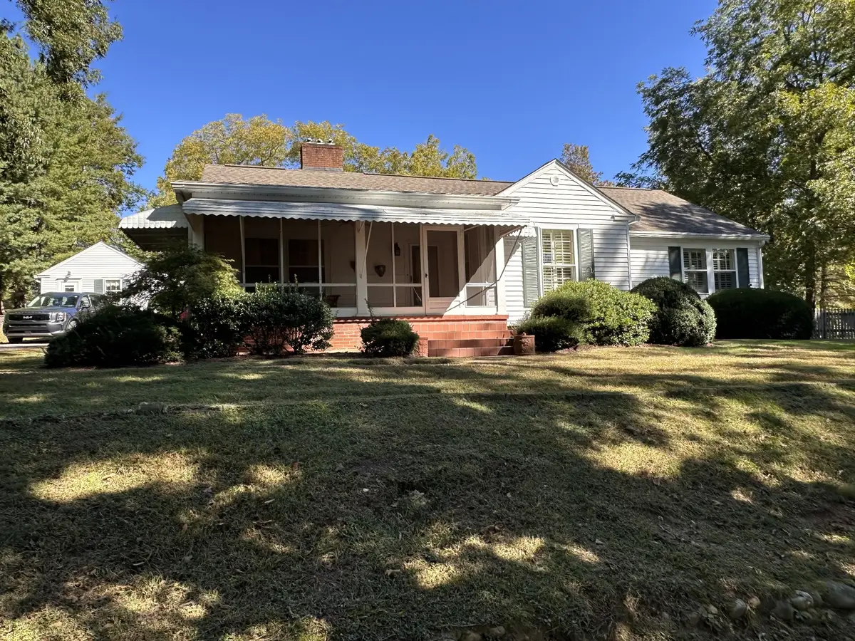 612 W Main St, McMinnville, TN 37110 - Image #1