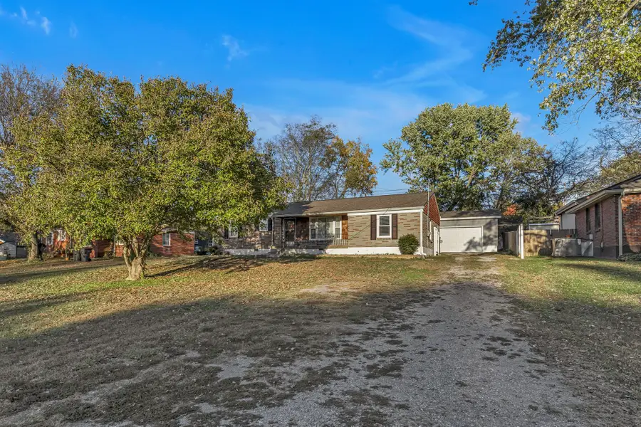 307 Lorna Dr, Nashville, TN 37214 - Image #2