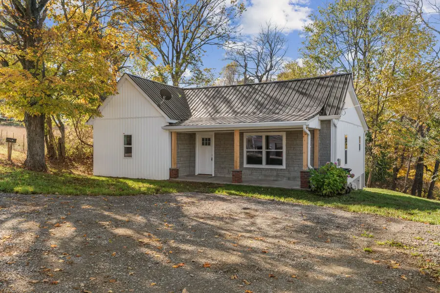 261 Maysville Rd, Scottsville, KY 42164 - Image #2