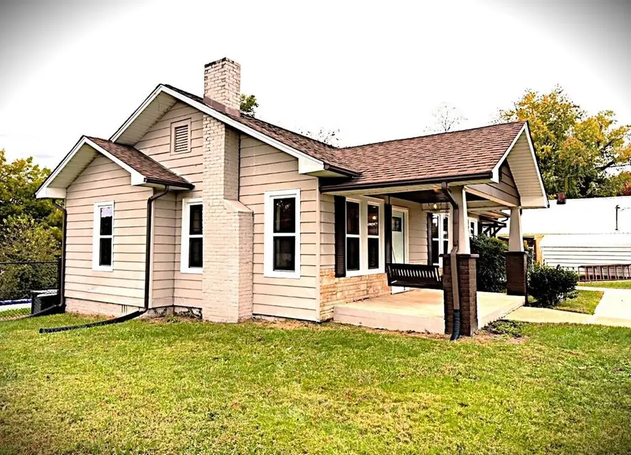 503 W 3rd St, Livingston, TN 38570 - Image #2