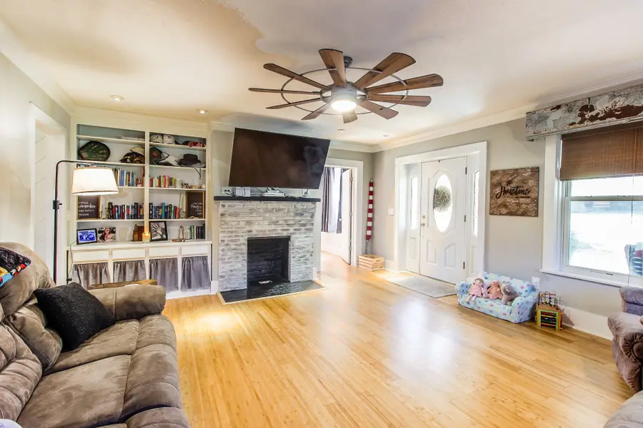 311 E Main St, Waverly, TN 37185 - Image #3