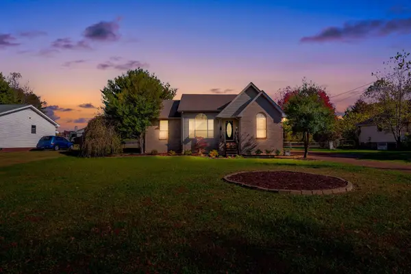 105 Indian Pointe Dr, White House, TN 37188