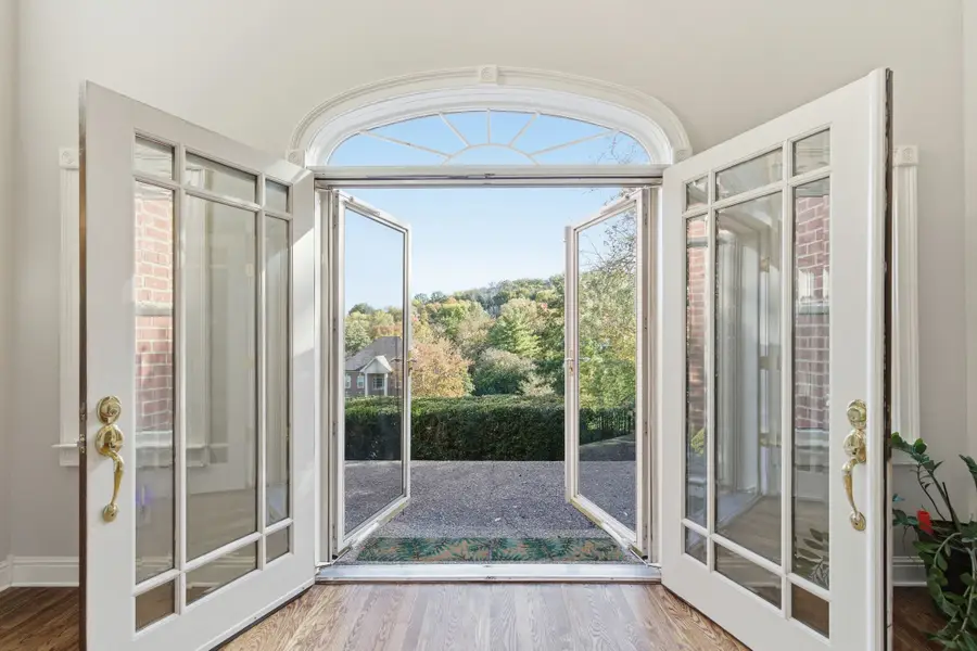 9404 Smithson Ln, Brentwood, TN 37027 - Image #3