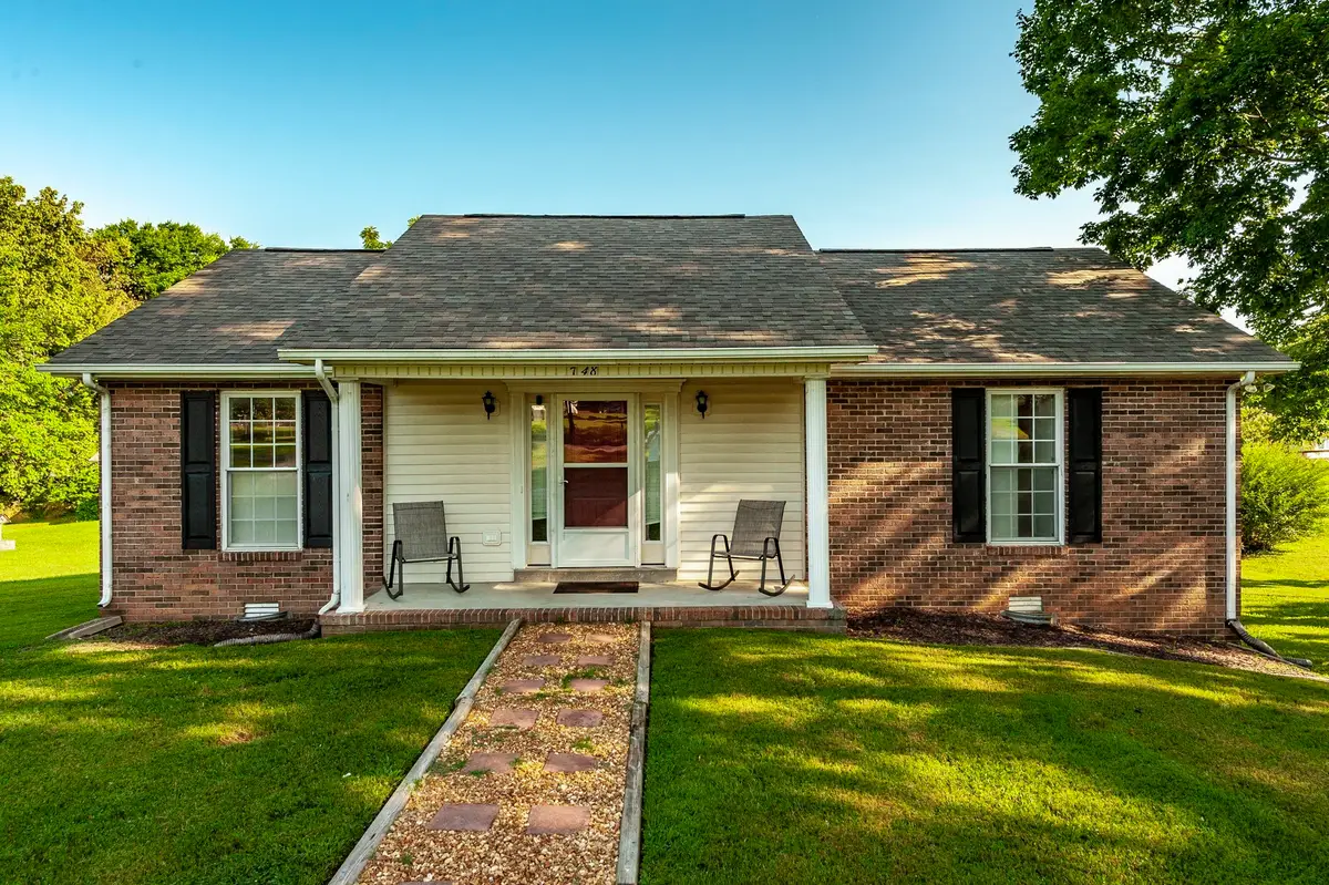 748 E College St, Greenbrier, TN 37073 - Image #1
